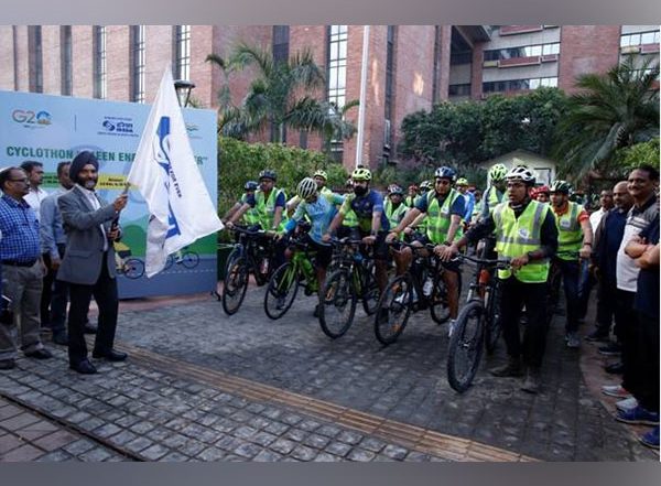 Business News | IREDA Will Be an Integral Part in Achieving 500 GW from Non-fossil Fuel by 2030: CMD