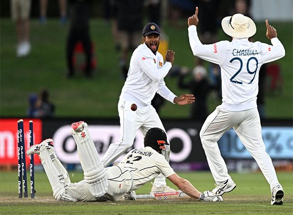 Sports News | New Zealand Overcomes Sri Lanka in Dramatic Fashion to Go 1-0 Up in Two Match Test Series