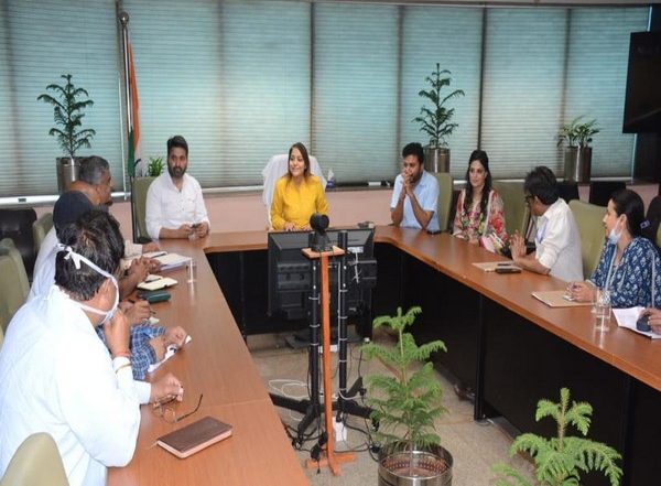 India News | Delhi Mayor Takes Notes of Vasant Kunj Stray Dog Incidents, Holds Emergency Meet