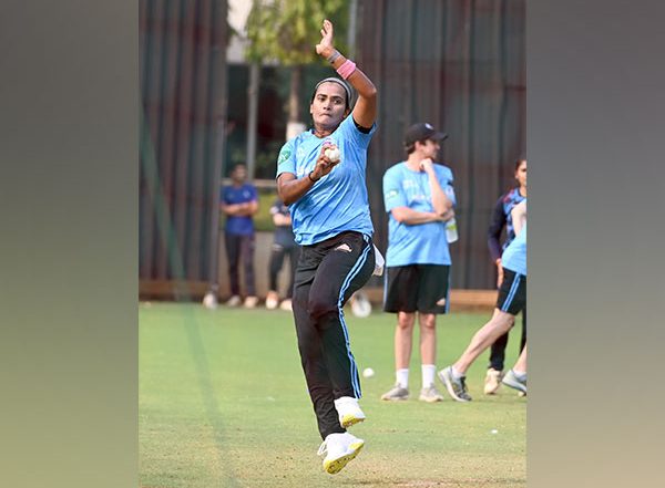 Sports News | Jess Jonassen and Marizanne Kapp Have Nerves of Steel: Delhi Capitals' Shikha Pandey