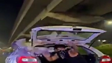 India News | Gurugram: 2 Held over Viral Video of Cash Thrown from Moving Car