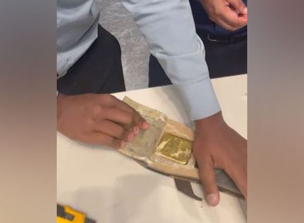India News | Passenger Caught Smuggling Gold Concealed in Slippers at Bengaluru Airport
