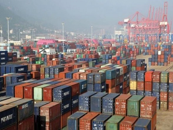 India’s Exports Dip 8.8% to USD 33.88 Billion in February 2023