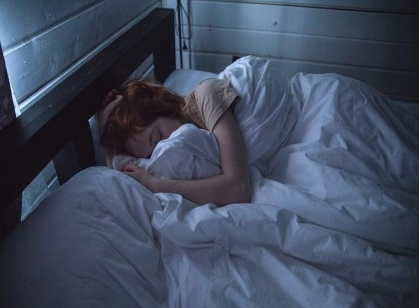 Health News | Short Night-time Sleep Doubles Risk of Clogged Leg Arteries: Research