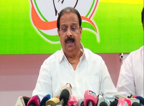 India News | Kochi: Congress Stage Protest in Front of Corporation Demanding Mayor's Resignation