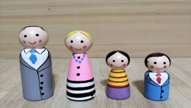 Business News | JioMart Rolls out Craft Mela to Empower the Weaver and Artisan Community in India