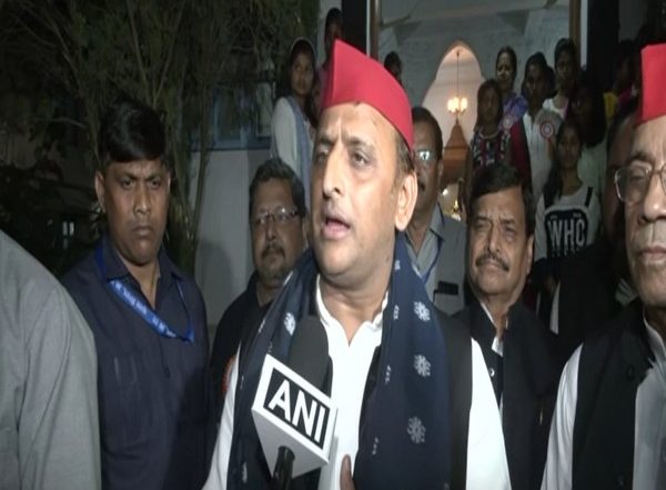 India News | CMs of Many States Trying for Coalition to Defeat BJP, Congress Should Decide It's Role in Elections: Akhilesh Yadav