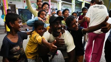 Sports News | Chelsea Football Club Legend Jimmy Floyd Hasselbaink Visits Mumbai, Conducts Coaching Clinic in Dharavi