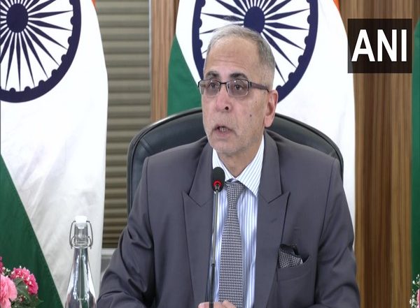 World News | India, Japan Signs 2 Documents on Cooperation on Japanese Language and Bullet Train
