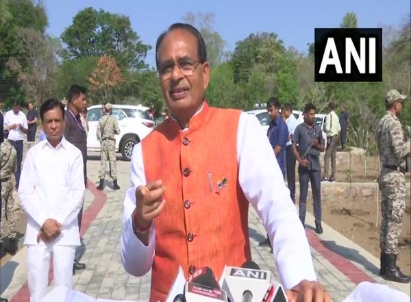 India News | Madhya Pradesh Farmers Will Get Compensation for Crop Losses: CM Shivraj Singh Chouhan