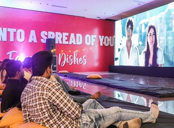 Business News | Urban Square Mall Organises the First-ever 'Movie Under the Stars' Theme-based Movie Screening in Rajasthan