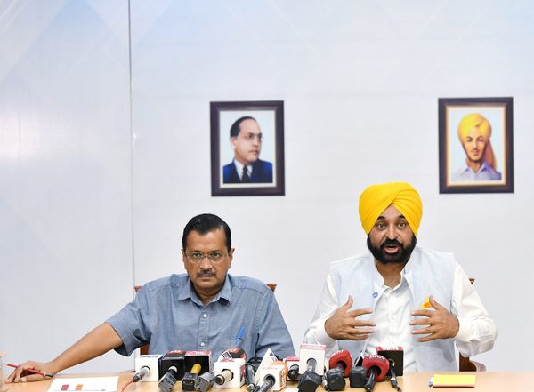Delhi CM Arvind Kejriwal, Punjab CM Bhagwant Mann To Address Public Meeting Amid Poster Row at Jantar Mantar Tomorrow