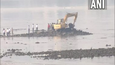 India News | Mumbai: BMC Razes Dargah in Mahim After Raj Thackeray Complaint