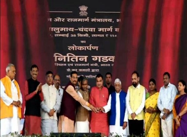 India News | Jharkhand: Nitin Gadkari Inaugurates and Lays Foundation Stones of National Highway Projects in Ranchi, Jamshedpur