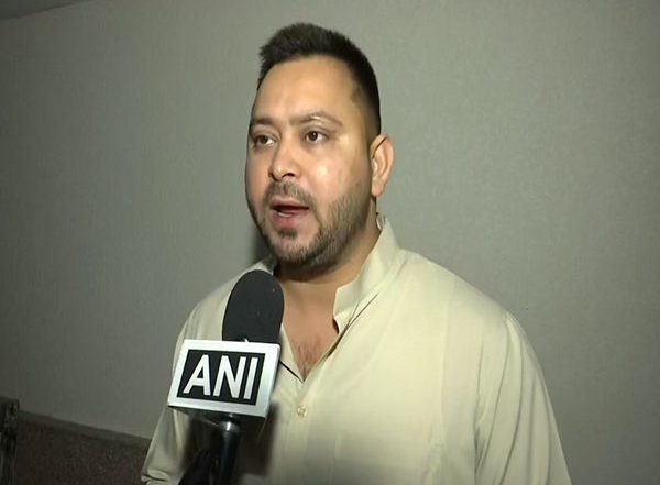 India News | Land-for-jobs Scam: Tejashwi Yadav Leaves for CBI Office for Questioning