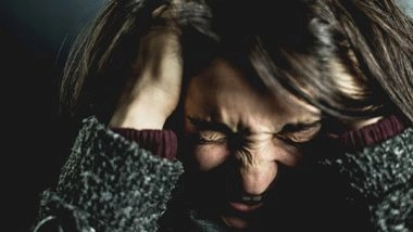 Health News | Women Are More Likely to Have Long-term Anxiety Following Cardiac Arrest Than Men