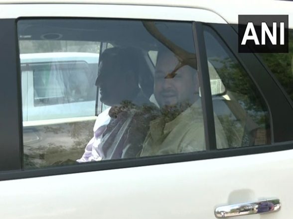 India News | Land-for-jobs Scam: Tejashwi Yadav Leaves CBI Office for Lunch; Goes to Meet Wife Admitted in Delhi Hospital - Vimarsana News