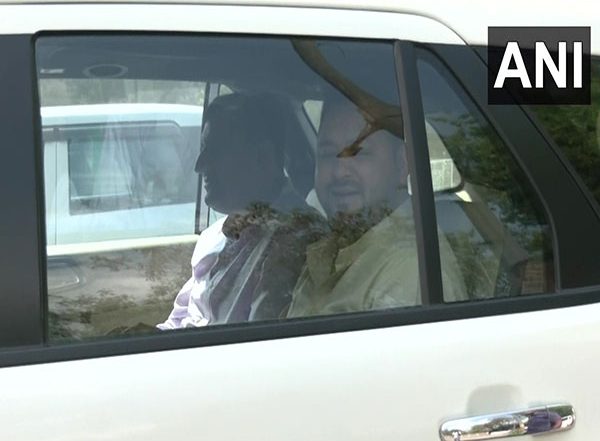 India News | Land-for-jobs Scam: Tejashwi Yadav Leaves CBI Office for Lunch; Goes to Meet Wife Admitted in Delhi Hospital