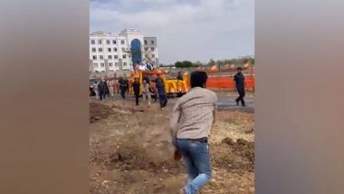 India News | Man Tries to Run Towards PM Modi's Convoy During Roadshow in Karnataka's Davanagere, Police Say No Security Breach