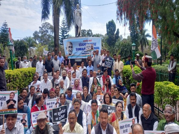 India News | Uttarakhand Congress Holds 'Sankalp Satyagraha' to Register Protest Against Rahul Gandhi's Disqualification - Vimarsana News