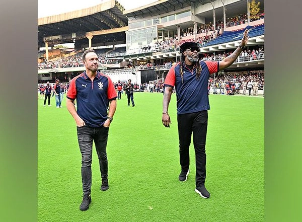 Sports News | RCB Inducts Chris Gayle, AB De Villiers into Hall Of Fame, Retires Their Jerseys Forever from Its Roster