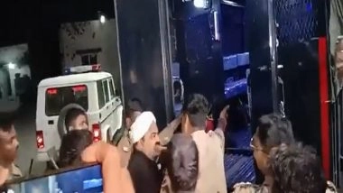 India News | Prayagraj Police, Taking Atiq Ahmed from Ahmedabad to UP Jail, Halts in Udaipur for Refuelling