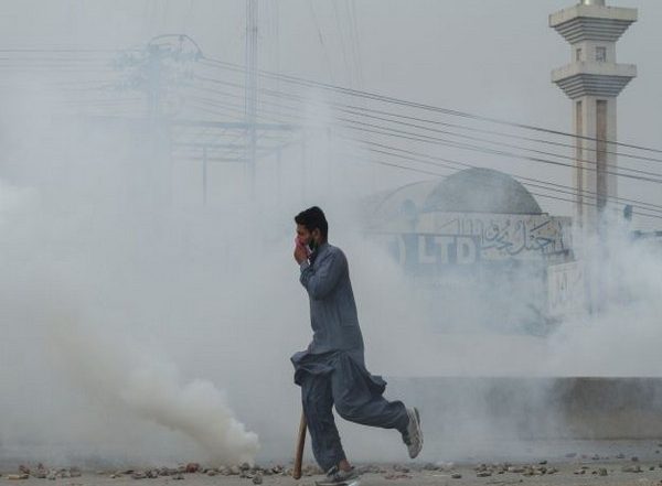 World News | Amid Blasphemy and Bankruptcy, Religious Extremism Continues to Dominate Pakistan Politics