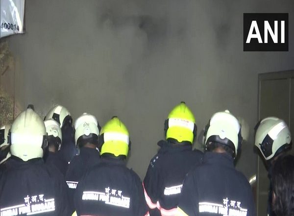 India News | Mumbai: Fire Breaks out at Furniture Shop in Naigaon Area