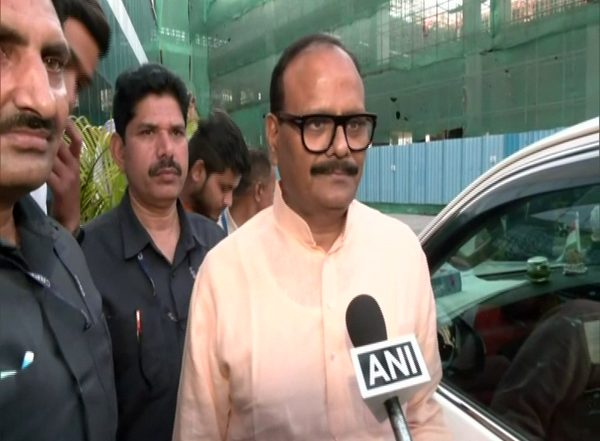 Uttar Pradesh Deputy CM Brajesh Pathak Dismiss Two Doctors on Charges of Private Practice While in Government Service