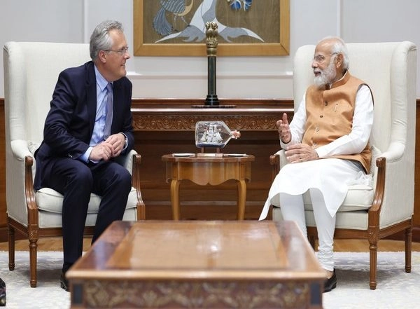 World News | PM Modi Meets NXP CEO, Discusses Semi Conductors and Innovation