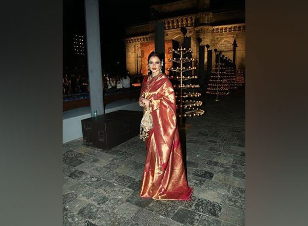 Entertainment News | Rekha Shines in Her Traditional Look at Dior's Mumbai Fashion Show