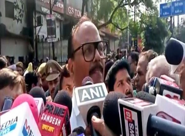 India News | UP Deputy CM Assures Businessmen Affected by Kanpur Fire of All Possible Help