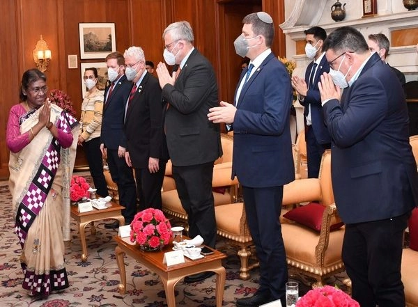 World News | Israeli Parliamentary Delegation Calls on President Murmu