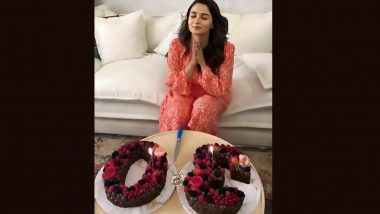 Alia Bhatt Makes a Wish Before Cutting Her 30th Birthday Cake and the Special Moment is a Treat For Her Fans