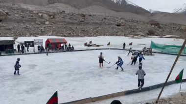 Indian Army Soldiers Play Ice Hockey in Ladakh (Watch Video)