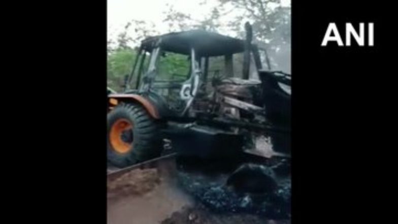 Chhattisgarh: Naxalites Torch Vehicles and Machines at Road Construction Site in Kanker (See Pics)