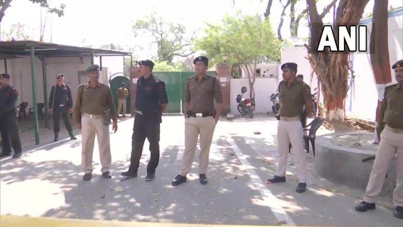 CBI Team at Residence of Former Bihar CM Rabri Devi