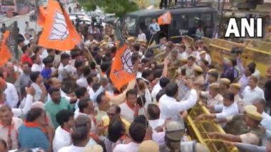 SS Randhawa's Controversial Remarks on PM Narendra Modi and Pulwama Martyrs: BJP Workers Protest Against Punjab Congress Leader in Jaipur (Watch Video)