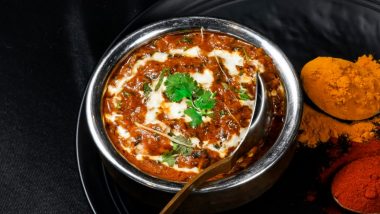 Evergreen Vegetarian Recipes for Winter Season in India: From Dal Makhani to Palak Paneer, 6 Delicious Warm Meals To Enjoy the Chilly Winters (Watch Videos)