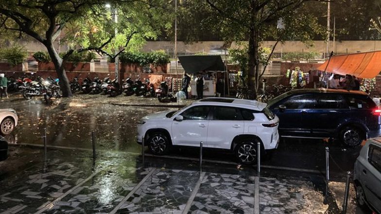 #DelhiRains Trends After Heavy Rain Lashes Delhi; Photos and Videos From National Capital Flood Twitter