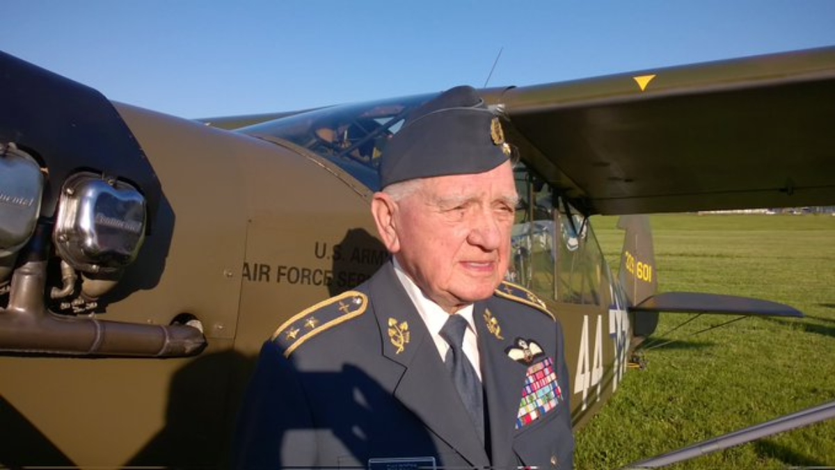 Emil Bocek, Last Czech Royal Air Force Pilot During World War II, Dies at  100 | LatestLY