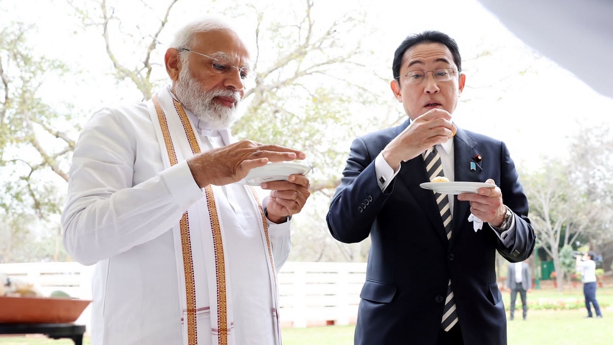 Agency News Pm Narendra Modi Japan Pm Fumio Kishida Relish Golgappa Latestly