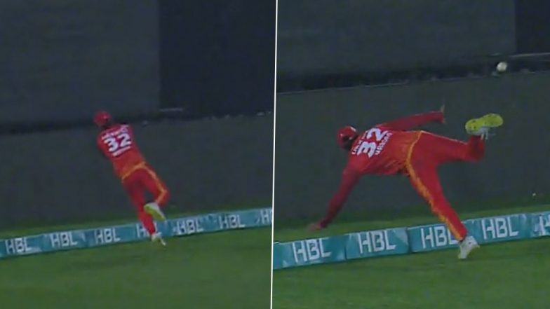 'Flying Hasan Ali' Fast Bowler Contributes in A Stunning Relay Catch On Boundary Line During Islamabad United vs Karachi Kings PSL 2023 Match (Watch Video)