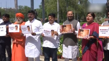 Rahul Gandhi's Savarkar Remark: Maharashtra BJP MPs Raise Slogans, Protest Against Congress Leader for His 'I Am a Gandhi and Not Savarkar' Statement (Watch Video)