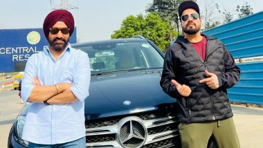 Mika Singh Gifts Mercedes Car to His Pal Kanwaljeet Singh; Duo Pose With the Four-Wheeler (View Pic)