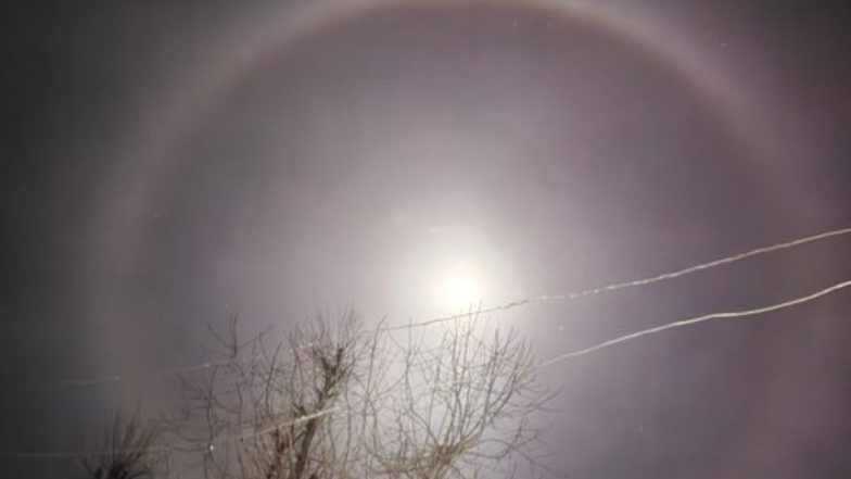 Netizens Spot Halo Around the Moon in Clear Night Sky, Fascinating Pics Surfaces Online