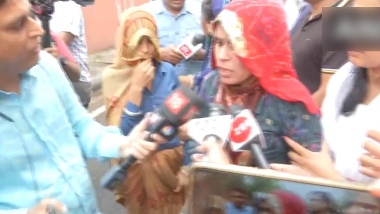 Rajasthan: Widows of Pulwama Attack Martyrs Continue Protest in Jaipur, March Towards CM Ashok Gehlot's Residence Demanding Justice (Watch Video)