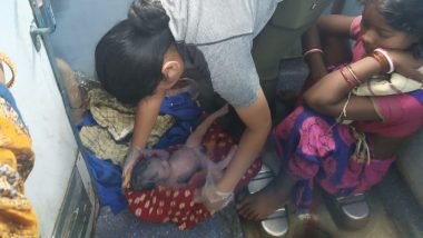 Uttar Pradesh: RPF Woman Constable Kumari Sona Utilizes Medical Experience To Save Newborn and Mother in Train Lavator (See Pics)