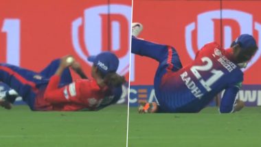 Radha Yadav Takes Stunner to Dismiss Deepti Sharma During DC-W vs UPW-W WPL 2023 Match, Netizens Call It 'Catch of the Tournament' (Watch Video)