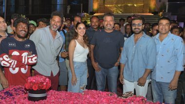 Ram Charan Celebrates His Birthday on RC15 Sets With Kiara Advani, Shankar Shanmugham, Dil Raju and Others (View Pics)